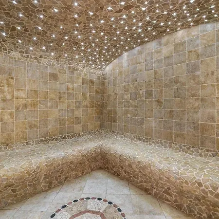 Chalet With Jacuzzi In *